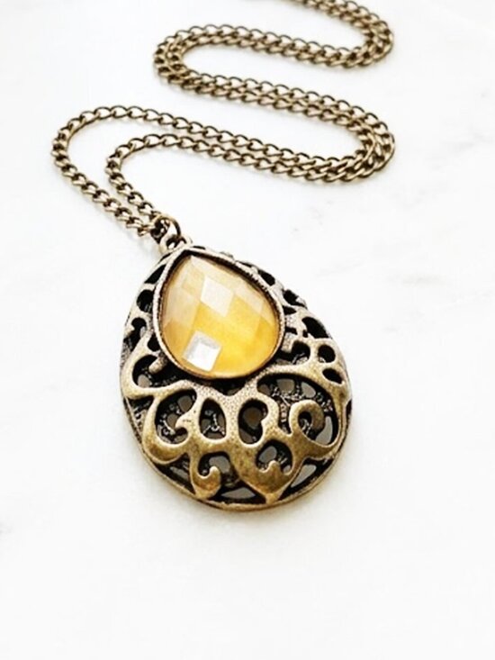 Elizabeth Besich Jewelry - *Clearance* Ladies Vintage Teardrop Necklace